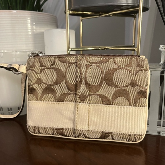 🤎vintage coach wristlet - Picture 1 of 7